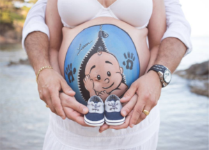 Pintura em barriga de grávida