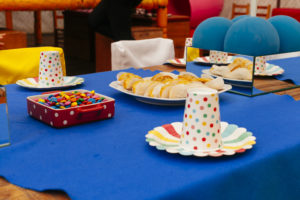 mesa das crianças Festa Aquarela