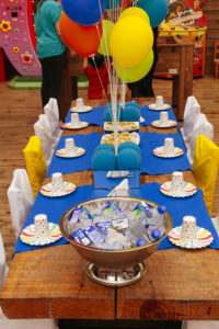 mesa dos convidados Festa Aquarela 