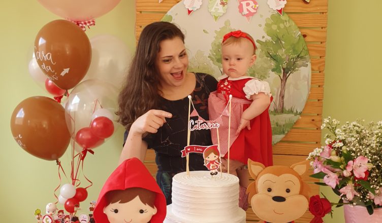 Hello Cake Brazil: Bolo CHAPEUZINHO VERMELHO