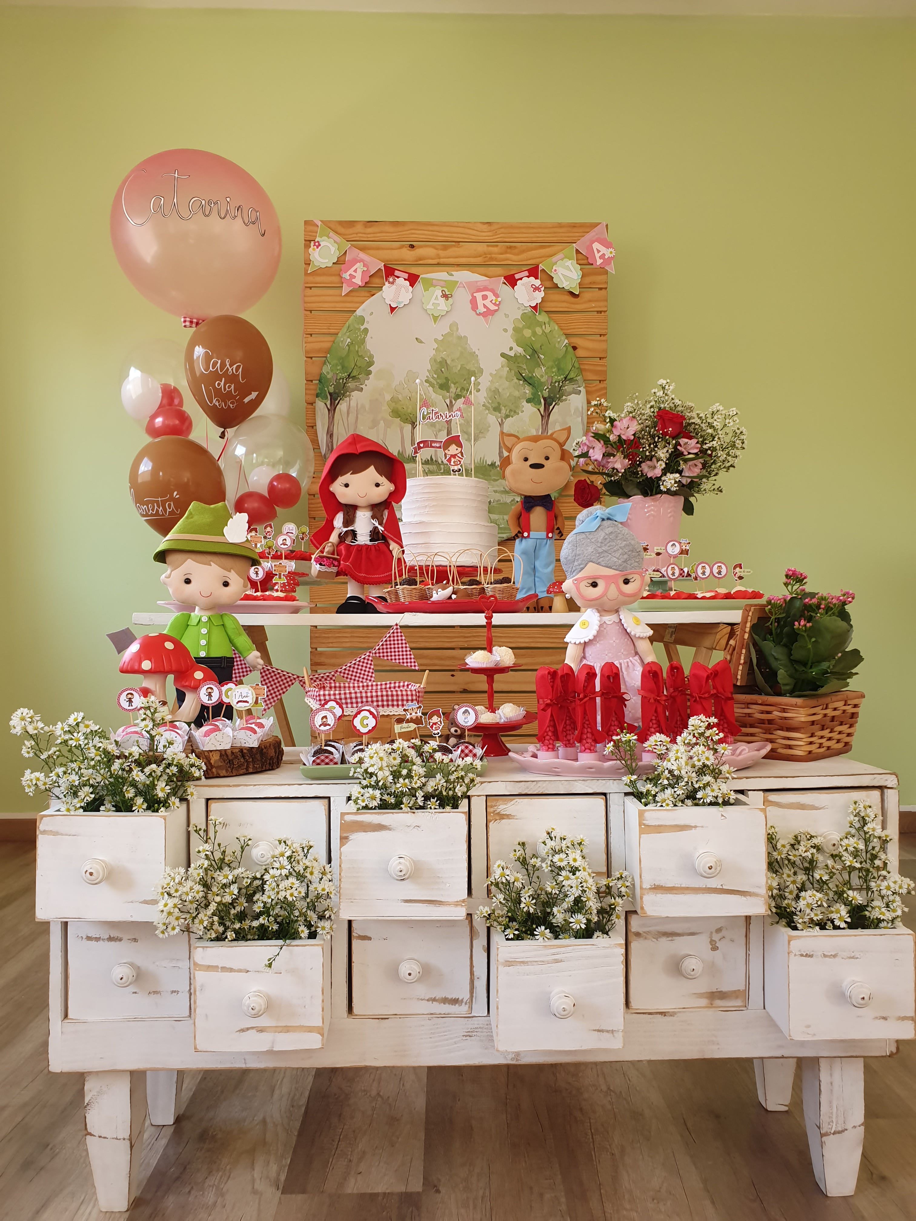 Decoração da Chapeuzinho Vermelho para a festa infantil